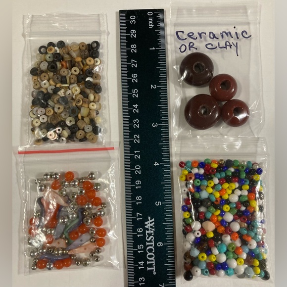 Lot of different types of beads & tassels for craft or jewelry making. - Picture 12 of 13